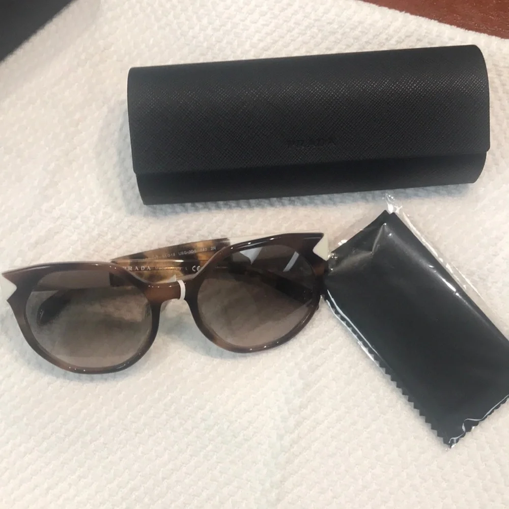 Rare discontinued Prada 11T striped dark brown womens sunglass. New with tags. - Picture 9 of 9